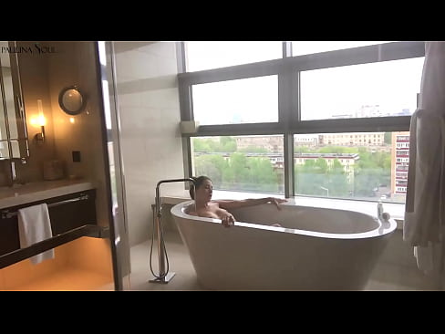 ❤️ Foshnjë e jashtëzakonshme që tund me pasion pidhin e saj në banjë ️❌ Video seksi në sq.novoporn-com.ru ❌❤